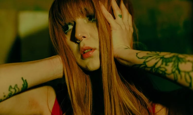 Mój syn wziął ślub za granicą i nie zaprosił nas na wesele. Czy można jeszcze odbudować rodzinę po takiej zdradzie?