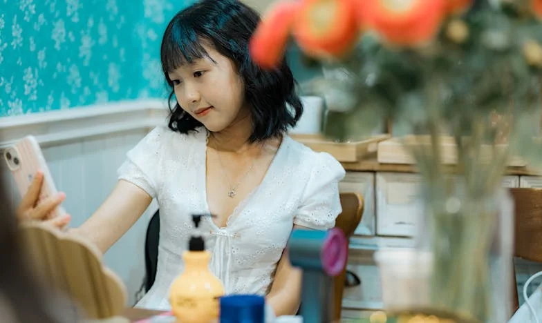 „Nie jestem twoją opiekunką, jestem twoją matką” – Wyznanie polskiej babci z Warszawy, która czuje się niewidzialna