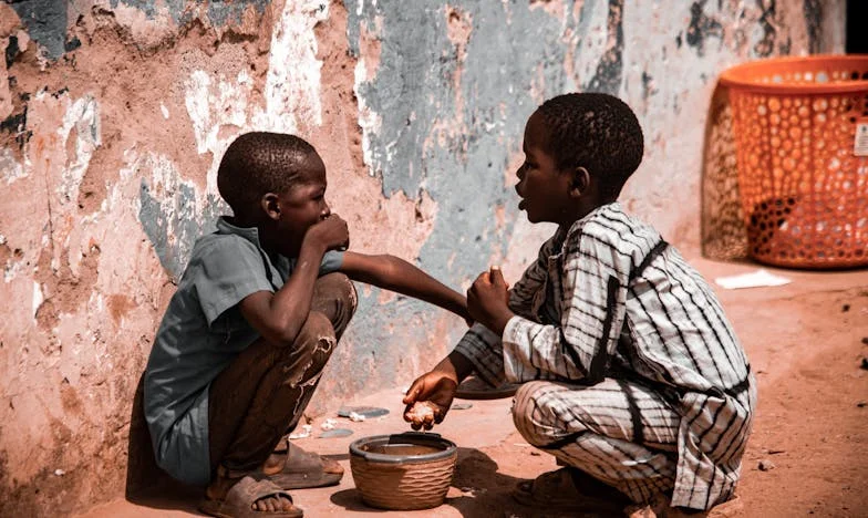 Obiad, który rozbił rodzinę – historia z polskiego bloku