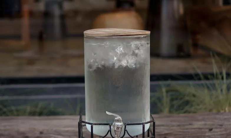 Za zamkniętymi drzwiami: Jak moja teściowa rozbiła naszą rodzinę