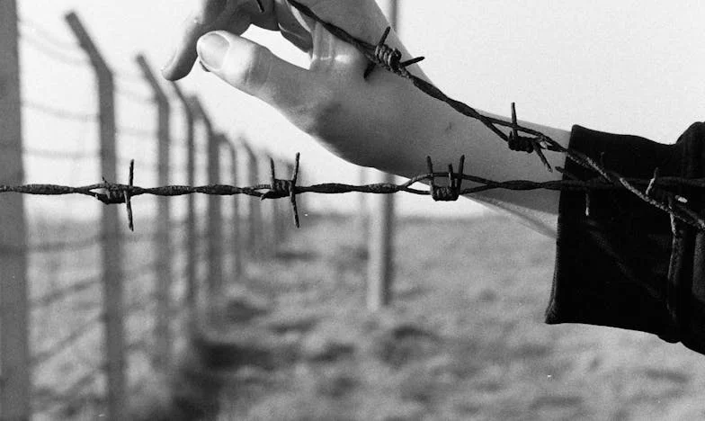 Bez kołyski: Opowieść matki w wirze chaosu – jak samotność po porodzie zmieniła moją rodzinę