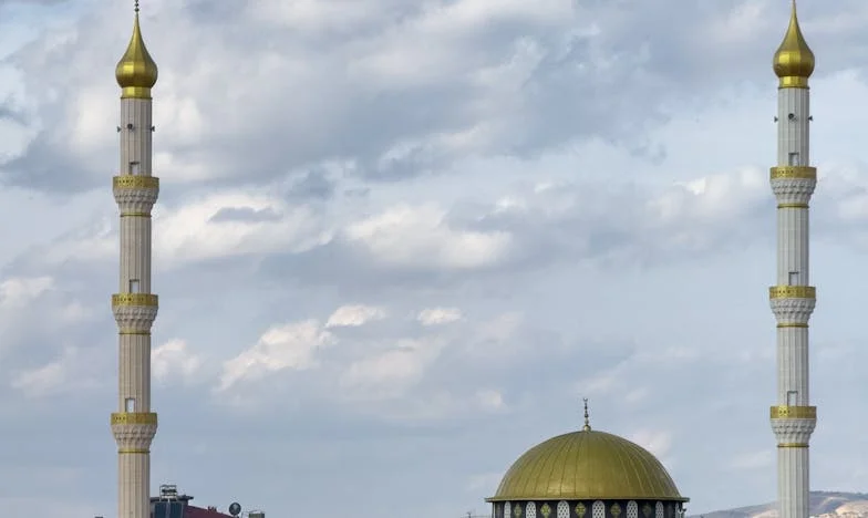 Moja mama rozbija moje małżeństwo – czy naprawdę muszę wybierać między rodziną a rodziną?