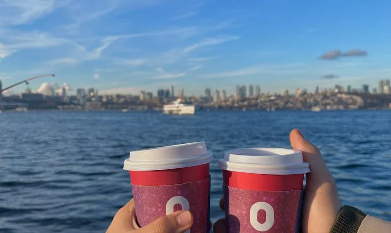 Myślałam, że mąż pracuje po godzinach dla nas. Dopiero sąsiadka otworzyła mi oczy…