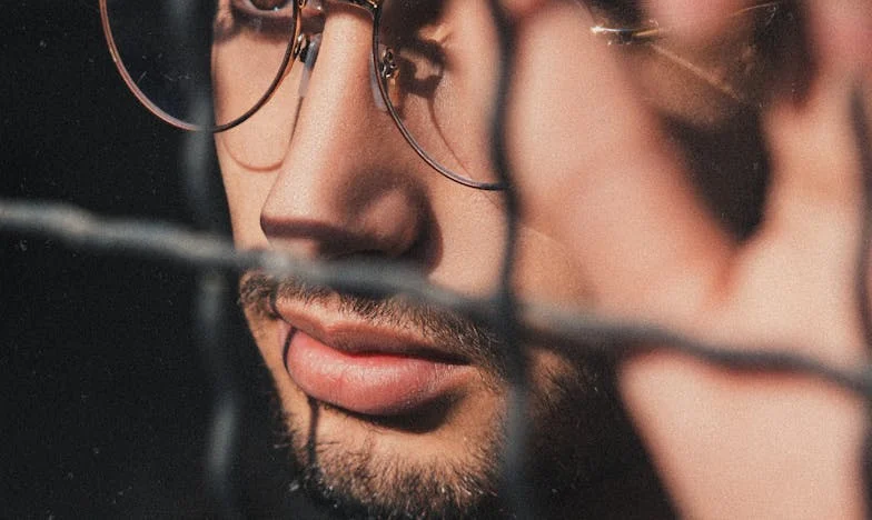 „Nie spiesz się z małżeństwem, Lena!” – Ucieczka panny młodej spod kontroli cudzej rodziny