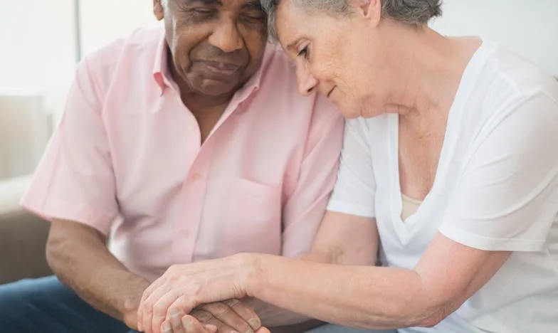 Czerwona sukienka, białe ściany: Opowieść o rodzinie, winie i przebaczeniu