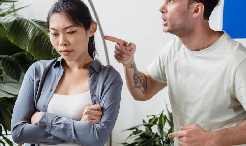 Czy powinnam pozwolić zięciowi kupić mieszkanie na swoją matkę? Historia matki, która boi się o przyszłość córki i wnuków