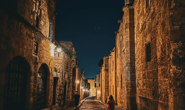 Dlaczego miałabym sprzedać swoje mieszkanie, żeby uszczęśliwić rodzinę męża? – Moja walka o własny dom i godność