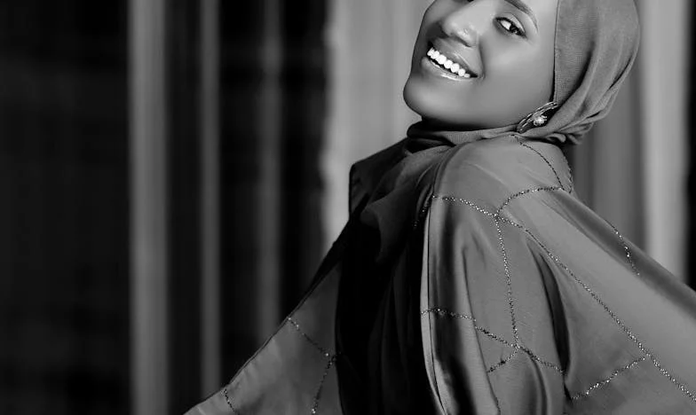 Jak przetrwaliśmy pod jednym dachem z teściową – historia walki o własny dom