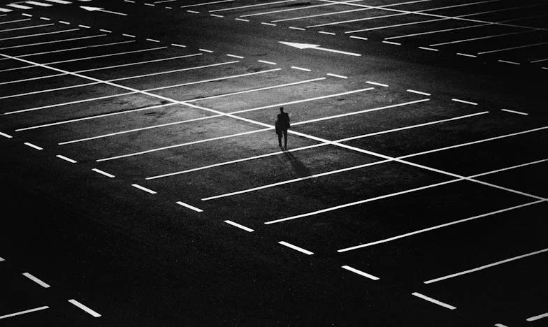 Odeszłam, bo nie chciałam być już „tą niewygodną żoną”. Moja walka o godność w cieniu polskiej rodziny i małego miasta