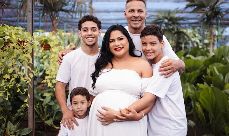 Wróciłem wcześniej do domu i zamarłem w progu. To, co zobaczyłem, zmieniło wszystko – historia o stracie, rodzinnych konfliktach i miłości, która leczy rany