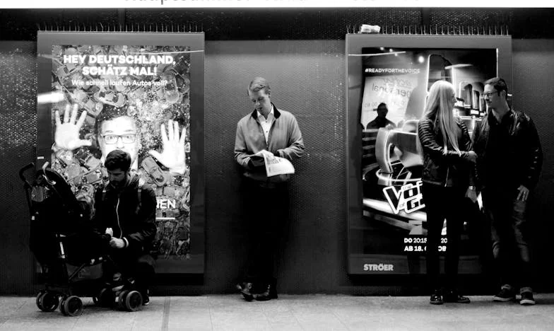 Zamknięte drzwi: Opowieść o matczynej miłości, granicach i stracie