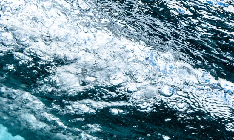 Cisza między nami: Gdy nie da się powiedzieć prawdy