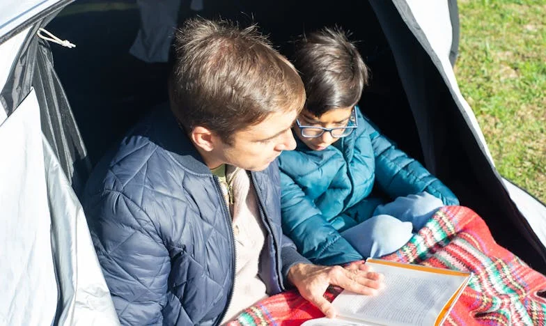 "Jedna noc, jeden gest – jak przypadkowa pomoc odmieniła moje życie i wywołała burzę w pracy"