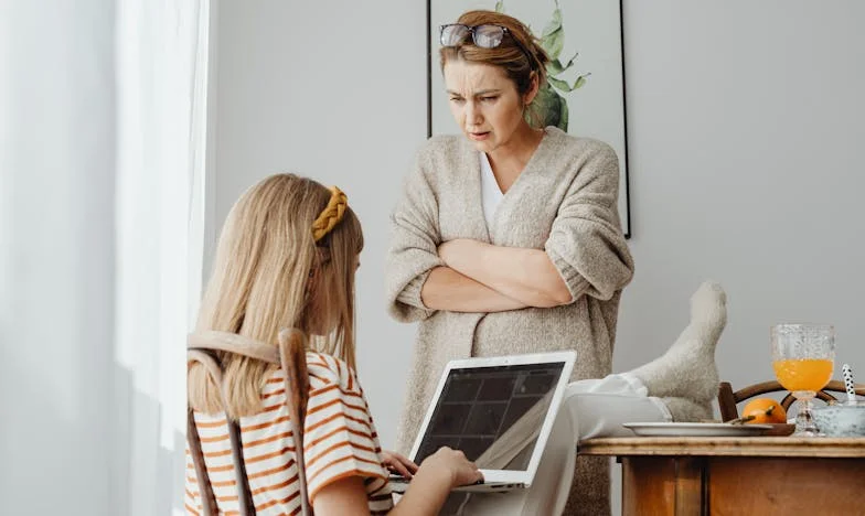 Moja szwagierka oskarża mnie o głód swojej córki: Kiedy rodzina pęka w szwach