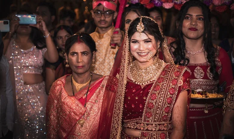 Moja teściowa przed drzwiami: Czy mam prawo do własnego spokoju?