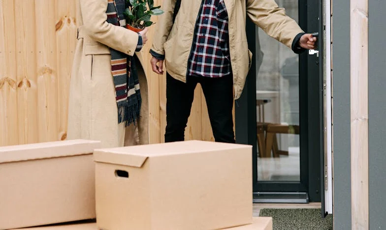 Wyrzucił mnie z domu dla innej: „Beze mnie zdechniesz z głodu!” — Rok później byłam właścicielką jego firmy transportowej