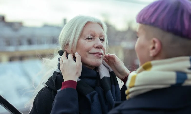 "Zaproponowałam teściowej, żeby podzielić półki w lodówce" – historia o codziennych wojnach pod jednym dachem