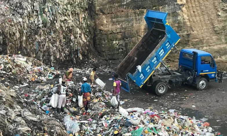 Cień nad domem: Historia Szymona