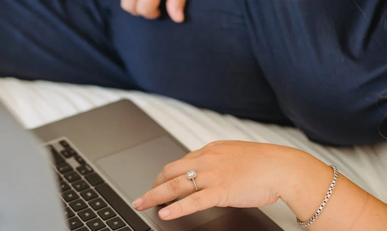 Kiedy rodzina nie wystarcza: "Moi rodzice mieszkają blisko, a i tak potrzebuję opiekunki do dziecka"