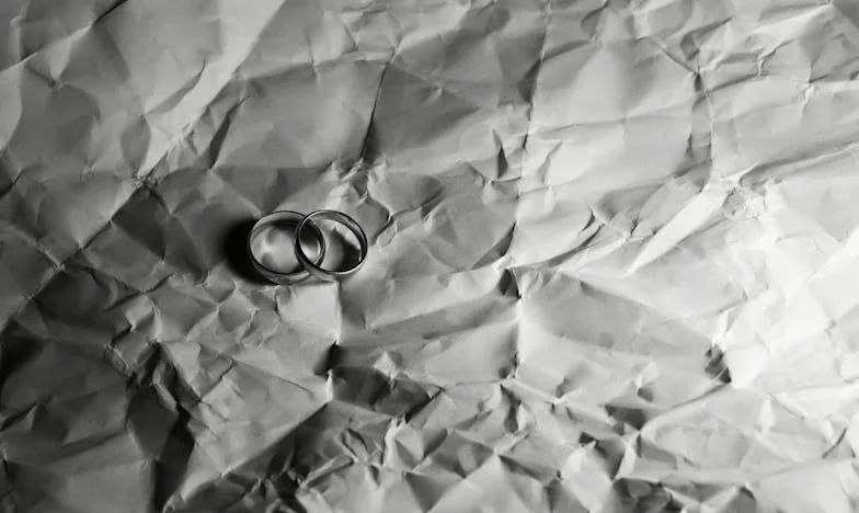 Mój syn nie będzie kurą domową: Historia o teściowej, która rozbiła naszą rodzinę