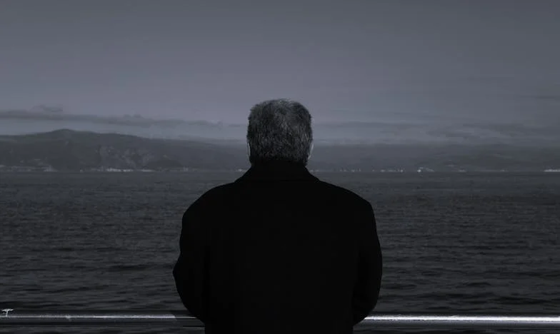 „Twój mąż, kochana, przyprowadza inną, gdy cię nie ma” – Historia zdrady, która rozdarła moją rodzinę