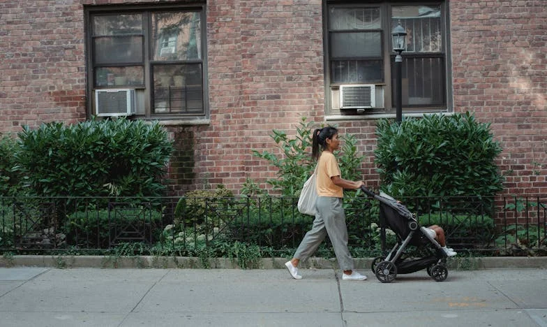 Każdego dnia sprzątam dla mamy, ale mam własną rodzinę i życie: Już tego nie wytrzymuję