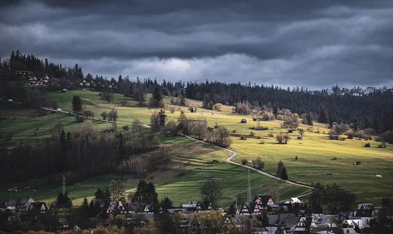 Po pogrzebie otworzyłam jego stary telefon i znalazłam wiadomości, które mnie zniszczyły