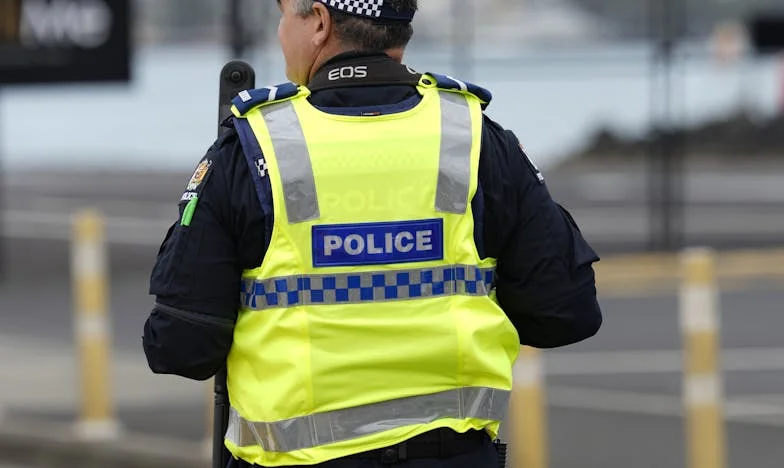 Telefon o północy od teściowej, który zmienił wszystko: Moja noc na komisariacie z dzieckiem