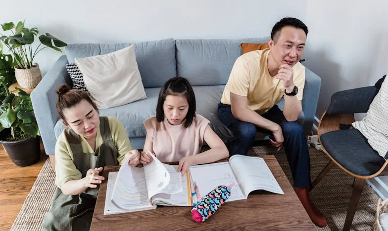 Wyrzucona z własnego domu: Opowieść o zdradzie, przebaczeniu i poszukiwaniu nowego początku