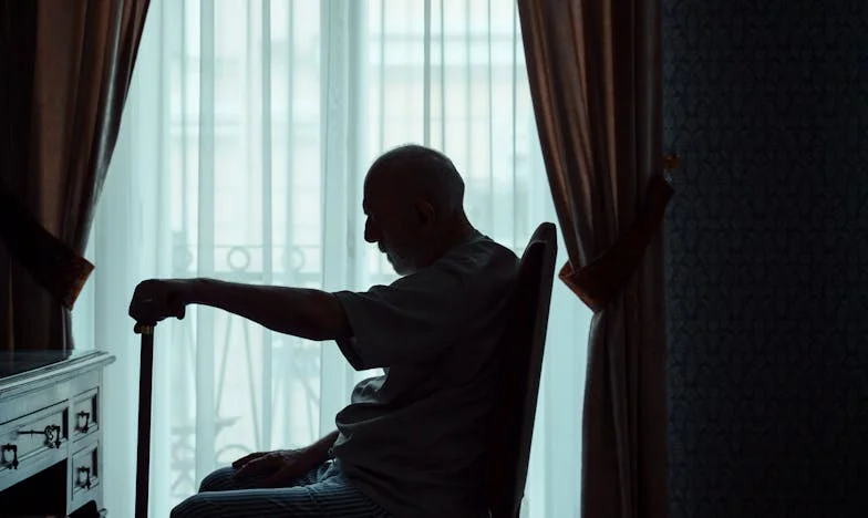 Zdradzony mąż opuszcza żonę i dziecko w zrujnowanym domu – a potem odkrywa szokującą prawdę