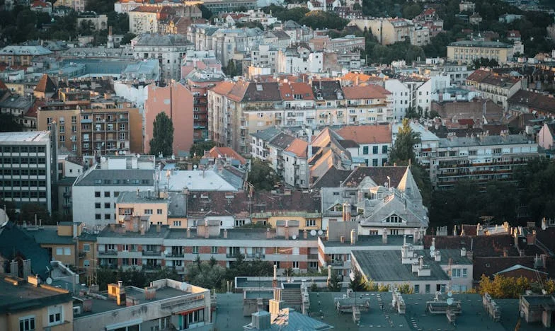 Zlomené Vianoce: Ako som sa stal mostom medzi rodičmi