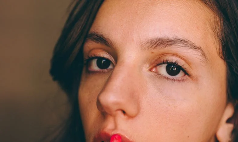 Mati ali žena: Kdo je res na prvem mestu v sinovem srcu?