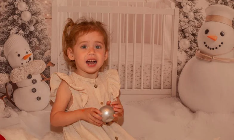 Med Dvema Ognjema: Moja Bitka za Sprejetost v Družini