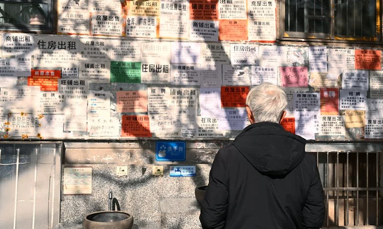 Deset hčera: Moj boj za srečo v senci družinskih pričakovanj