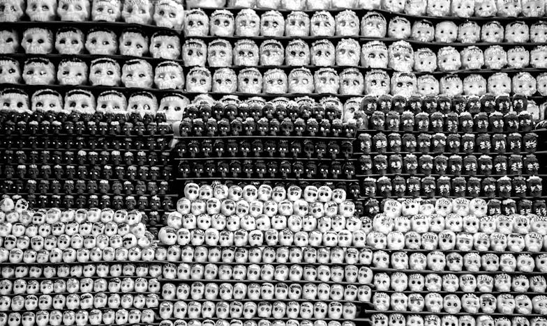 Ko sem pretrgala vse stike z moževo družino: Ljubosumje, vmešavanje in boleča odločitev v slovenskem vsakdanu