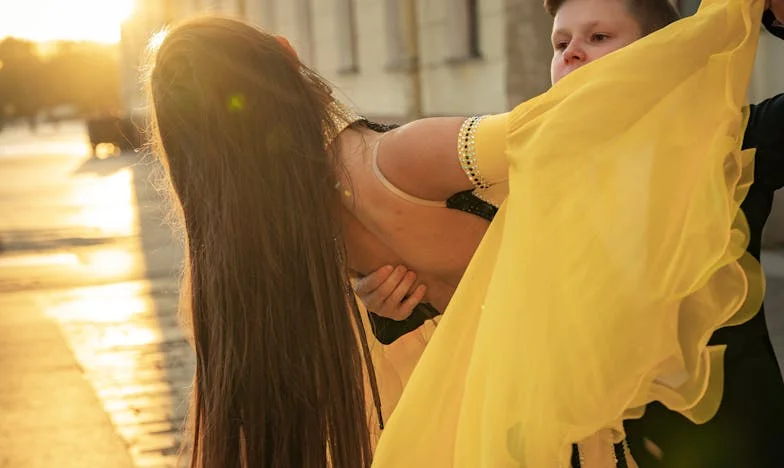 Ko te pokliče lastna hči in boli bolj kot tišina: Zgodba o ljubezni, razočaranju in upanju