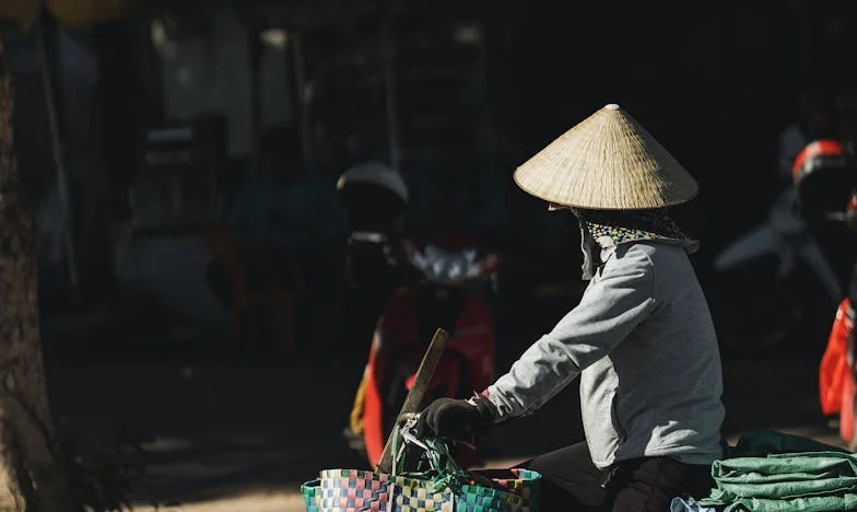 Ko tišina zaboli: Zgodba o izgubljeni ljubezni in moči tišine