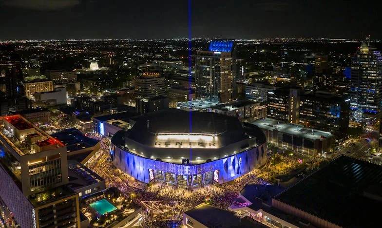 Od prepira do skupne mize: Moja pot s taščo od solza do smeha