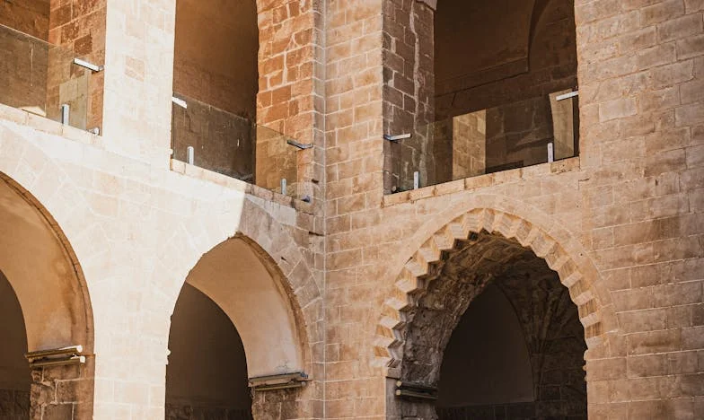 Plača ni ljubezen: Moja tiha vojna za svobodo