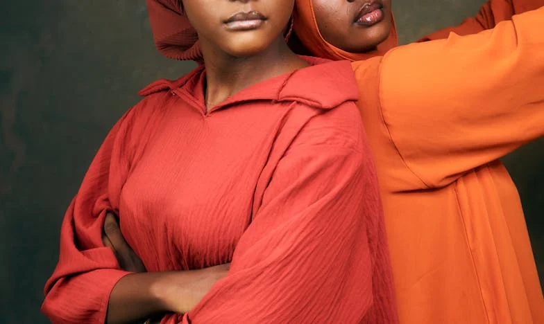 Pod eno streho: Zgodba o sramoti, boju in zmagah ene slovenske matere