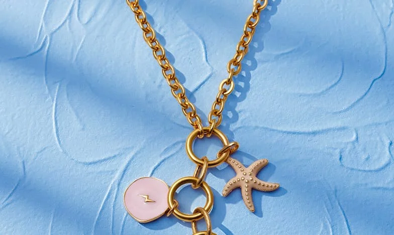 Pod nadzorom: Moj boj za svobodo v senci zakonske odvisnosti