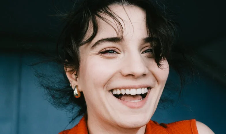 Senca pod salonitno streho: Zgodba o družini, ki me je skoraj zlomila