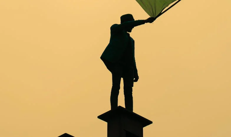 Skrita hranilna knjižica: Moj mož Peter in razpoke našega slovenskega doma