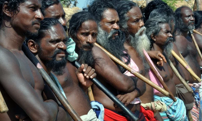 Vsak konec tedna sem le senca v lastnem domu: Zgodba o izgubljeni moči med štirimi stenami