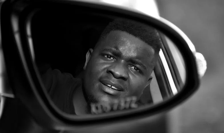 Vse, kar je tvoje, ostane tvoje: Moja bitka za dom, družino in resnico