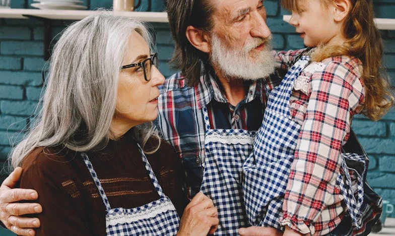 Babičina tišina: Ko razdalja boli bolj kot samota