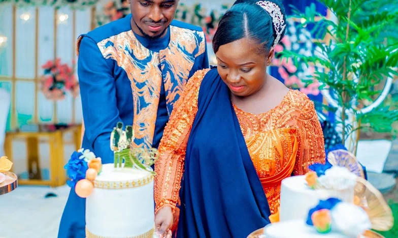 "Če nočeš sesti z mojo družino, samo skuhaj in pogrni mizo, potem pa pojdi!" – Moja borba za spoštovanje v slovenski družini