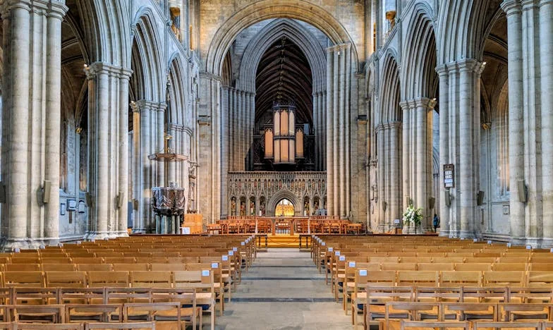 Dan, ko sem iz svojega stanovanja izgnala sina in njegovo ženo: Sem res postala pošast ali sem končno izbrala sebe?