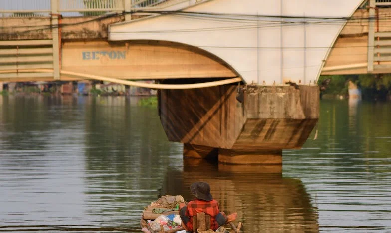 Ko bolezen hčerke razkrije skrivnost: Zgodba slovenskega očeta, ki je moral začeti znova