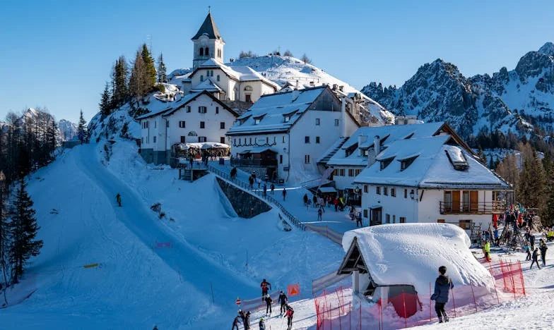 Ko je bila babica utrujena za našega sina, a polna energije za svojo hčerko – zgodba o razočaranju in bolečini